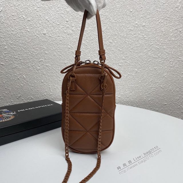 prada女包 普拉達專櫃新款斜挎包 1DH030 Prada焦糖色手機包  pyd2224